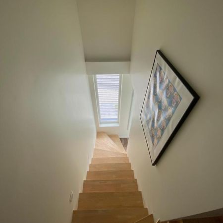 Recent En Lichtrijk Duplex-Appartement Te 웬두이니 외부 사진