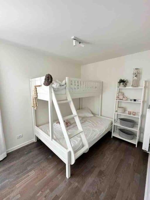 Recent En Lichtrijk Duplex-Appartement Te 웬두이니 외부 사진