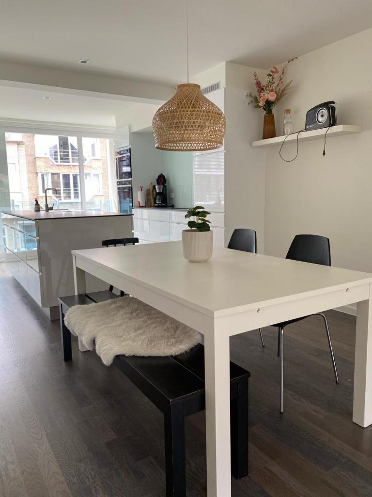 Recent En Lichtrijk Duplex-Appartement Te 웬두이니 외부 사진