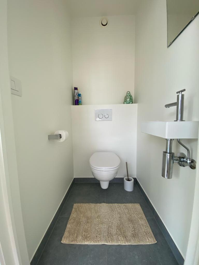 Recent En Lichtrijk Duplex-Appartement Te 웬두이니 외부 사진